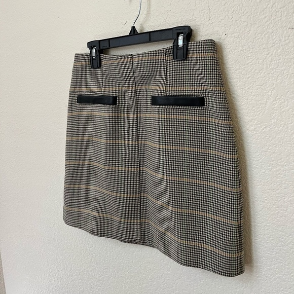 A.L.C | Plaid Print Mini Skirt with Leather Trim Embellishment | Size 2 - Picture 5 of 10